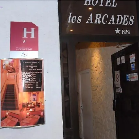 Hotel Des Arcades 2*