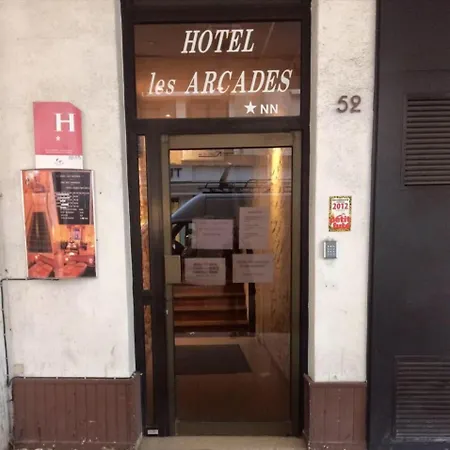 Des Arcades ホテル
