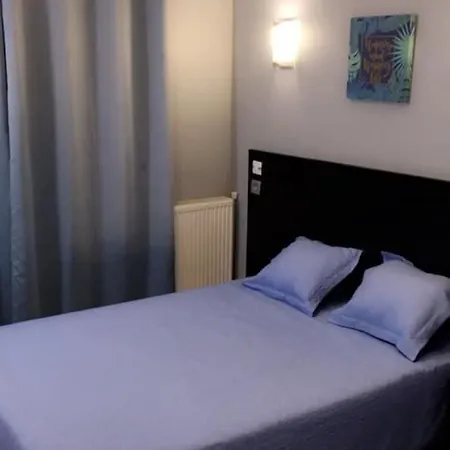 Hotel Des Arcades 2*