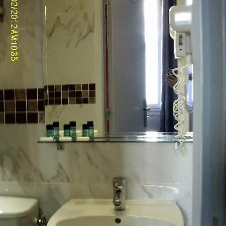 Hotel Des Arcades 2*