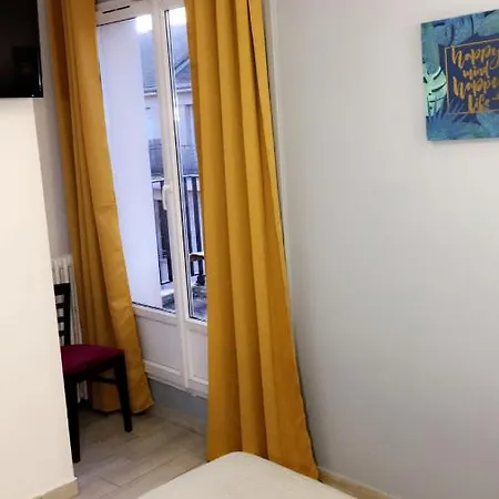 Hotel Les Arcades 2*