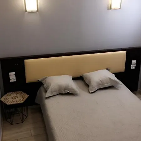 Les Arcades Hotel