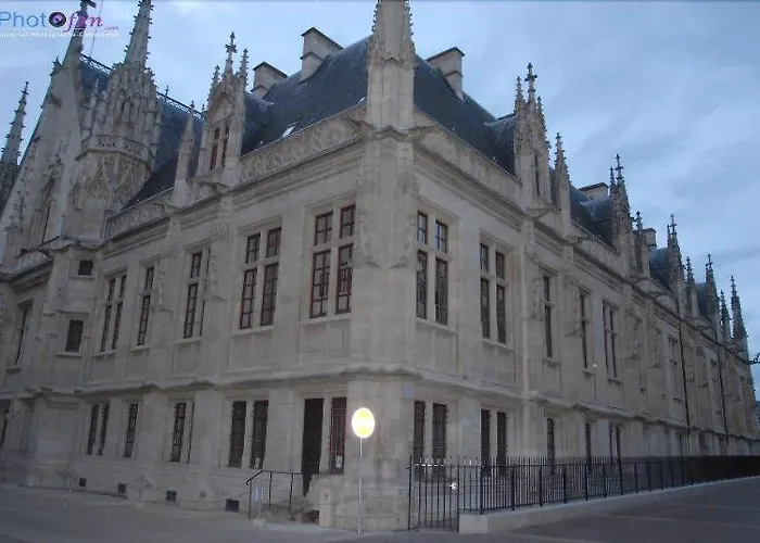 Les Arcades Hotel 2*