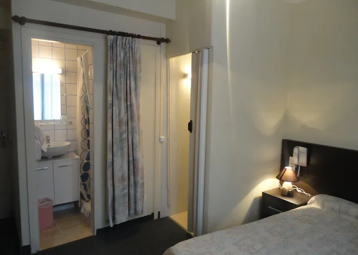 Des Arcades 酒店 2*