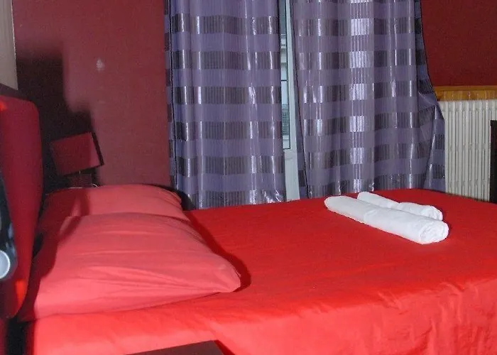 Hotel Les Arcades 2*