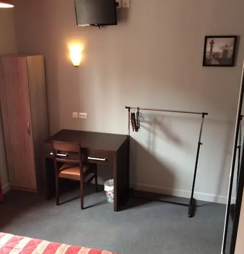 Hotel Les Arcades 2*